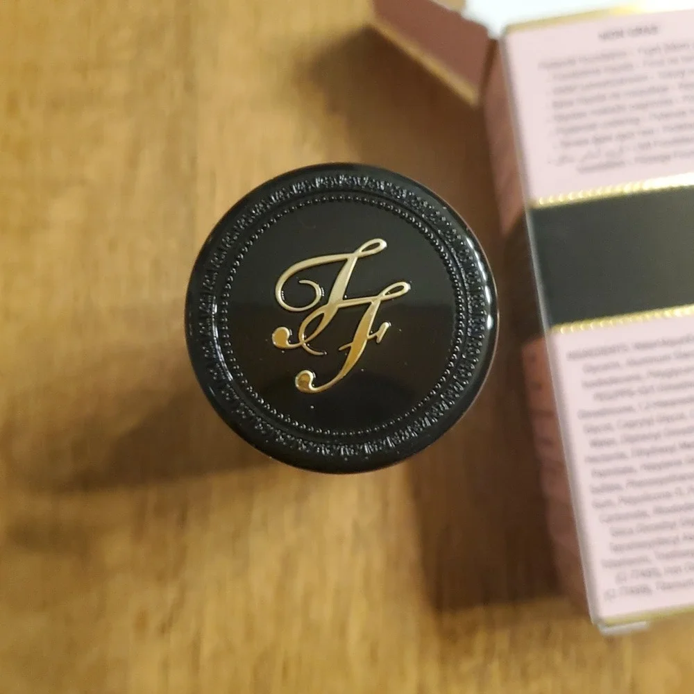 Too Faced Born‎ This Way Undetectable Medium-to-Full Coverage Foundation NIB